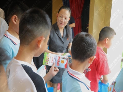 江西宁都：讲好开学第一课 普法宣传进校园